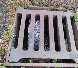 Image showing ladder inside the drain